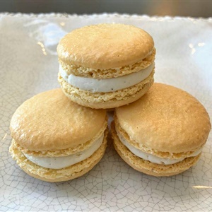 Vanilla French Macaron